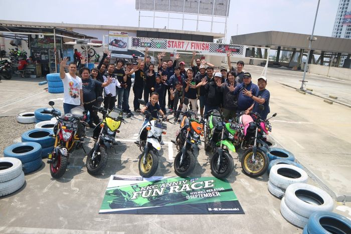 Kawasaki KSR Community (KKC) Jabodetabek, ulang tahun bikin balap senang-senang di atas mall