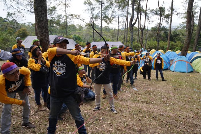 Aksi salah satu peserta MAXI Yamaha Day 2019 Malang saat memanah