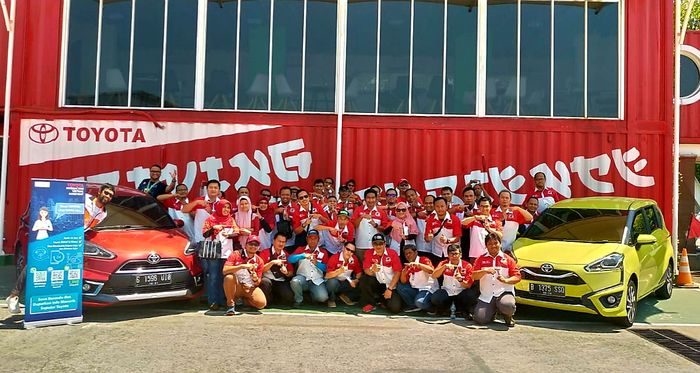 Komunitas TOSCA Menjajal New Sienta di Toyota Driving Experience