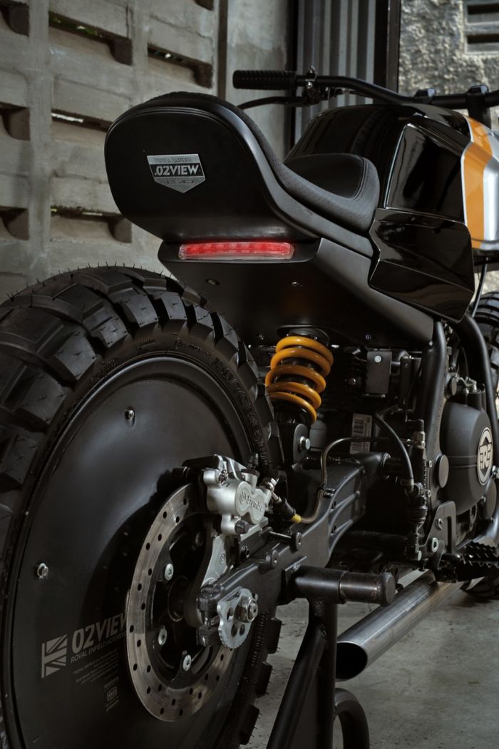 Modifikasi Royal Enfield Himalayan karya Hellokilau.com