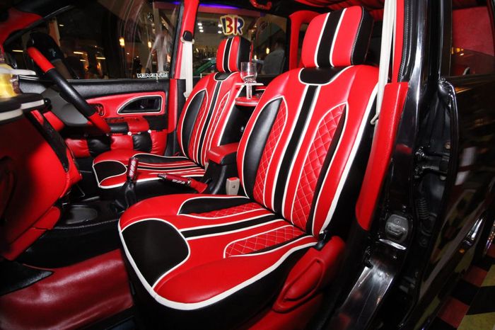 Winz Auto bikin konsep kabin lapis MBtech Camaro Black dan MBtech Camaro Fiesta Hip Hop Red