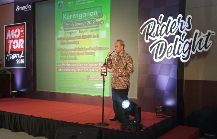 Wakil Kepala Badan Pajak dan Retribusi Daerah Provinsi DKI Jakarta, Yuandi Bayak Miko saat pidato dalam acara MOTOR Plus  Award 2019.