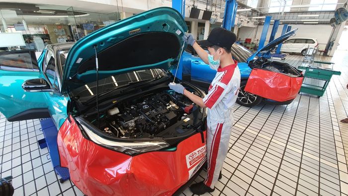 Biaya servis Toyota CH-R Hybrid dengan yang standar sampai 150 ribu km selisih Rp 600 ribu 