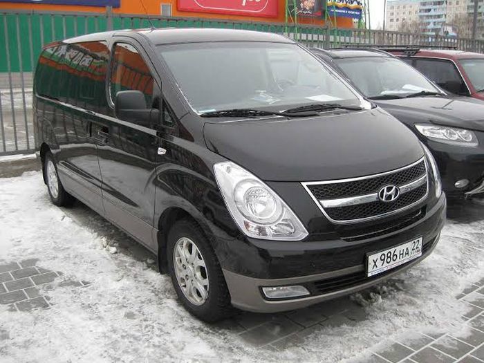 Ilustrasi Hyundai H-1 tahun 2008.