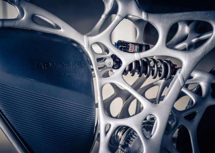 Bentuk komplek dengan ketelitian hingga 30-mikrometer