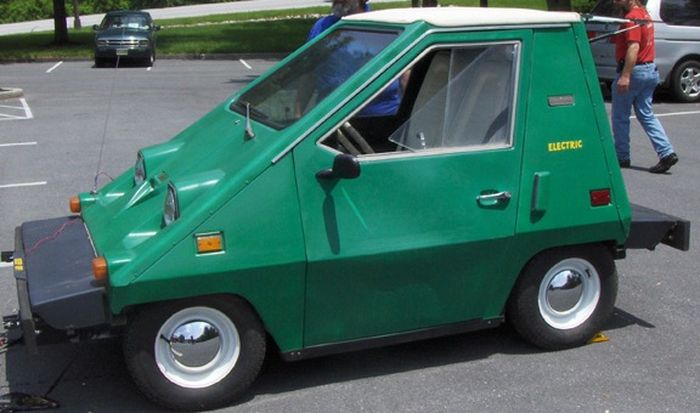 Comuta-Car, versi terakhir dari Citicar setelah pindah kepemilikan dari Sebring-Vanguard ke Commuter Vehicles Inc.