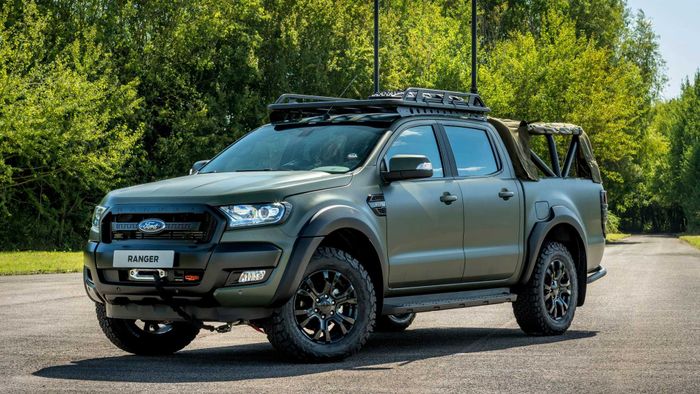 Modifikasi Ford Ranger bertema Militer