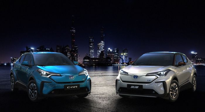 Toyota Izoa EV atau yang lebih dikenal dengan Toyota CH-R EV