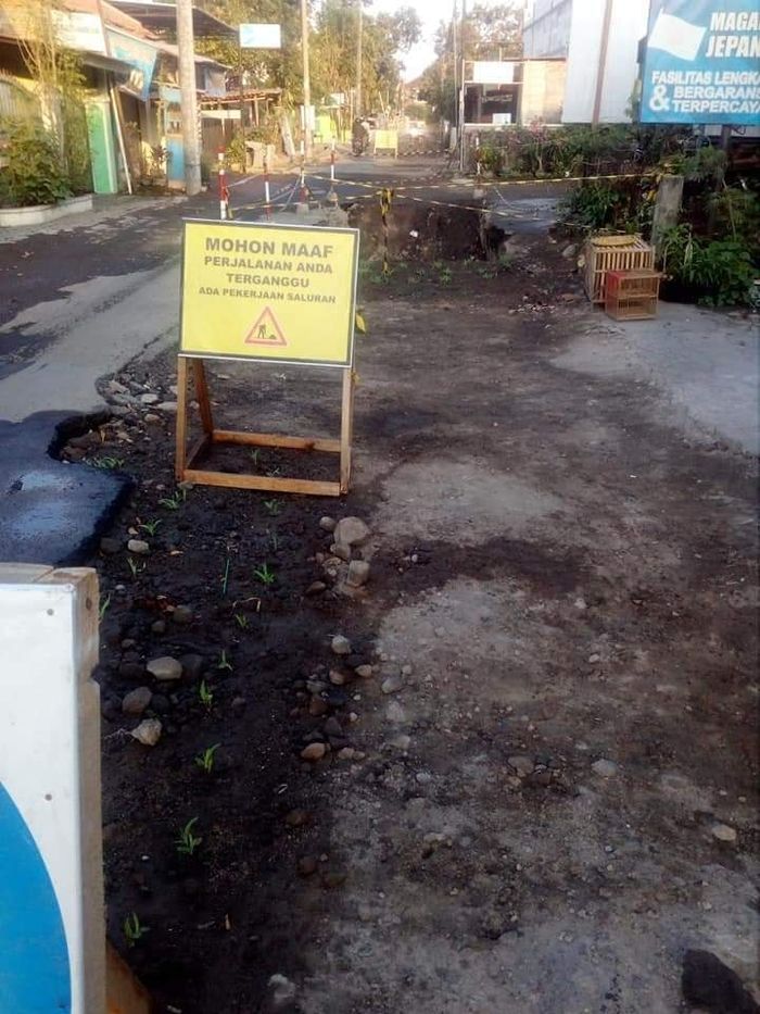 Proyek perbaikan jalan di Yogyakarta yang tak kunjung selesai