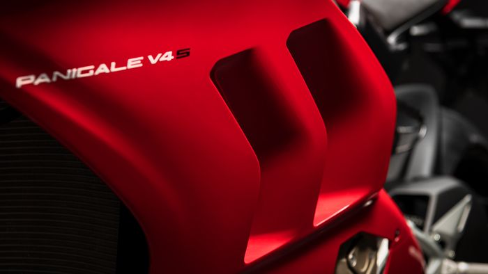 Ducati Panigale V4 usung fairing lebih lebar dengan desain airvent baru