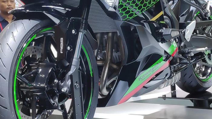 Upside Down Kawasaki Ninja 25-R 4 silinder sudah canggih