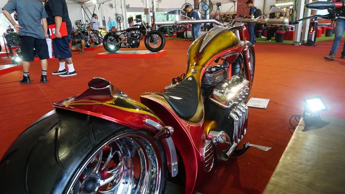 Tampak belakang Honda Vario 125 'moge'