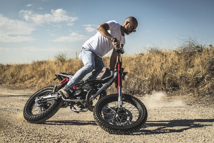 Bultaco Frontera street tracker saat diajak beraksi