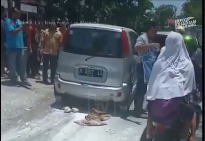 Hyundai Atoz menabrak keras Toyota Avanza di Semarang