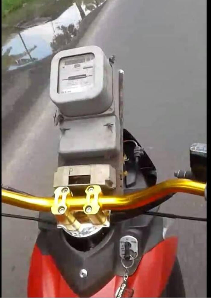 Honda CS1 pakai spidometer meteran listrik