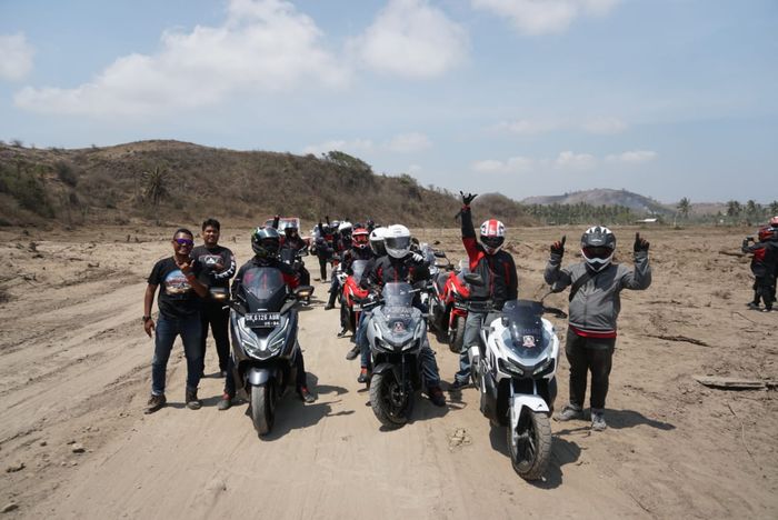 Touring Honda ADV Indonesia (HAI) chapter Bali ke calon lokasi sirkuit MotoGP Mandalika pada Oktober 2019.