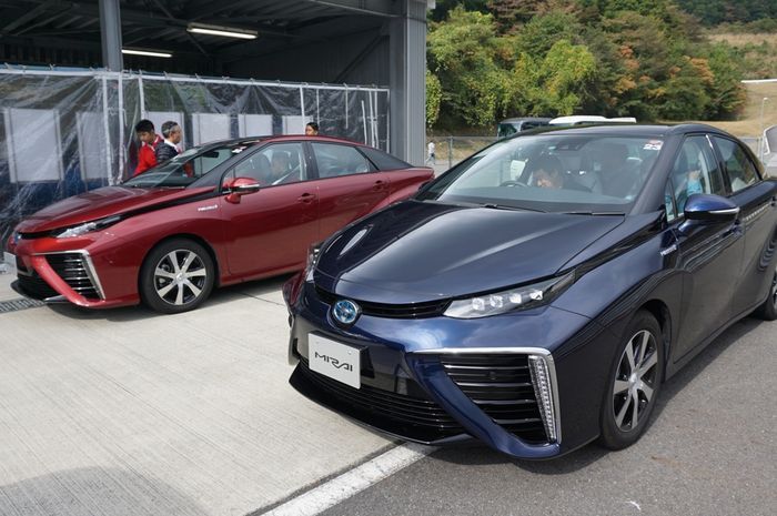 Toyota Mirai, mobil listrik pertama Toyota yang dijual massal.
