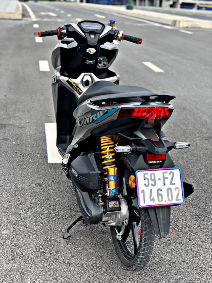Suspensi belakang pakai Ohlins dong