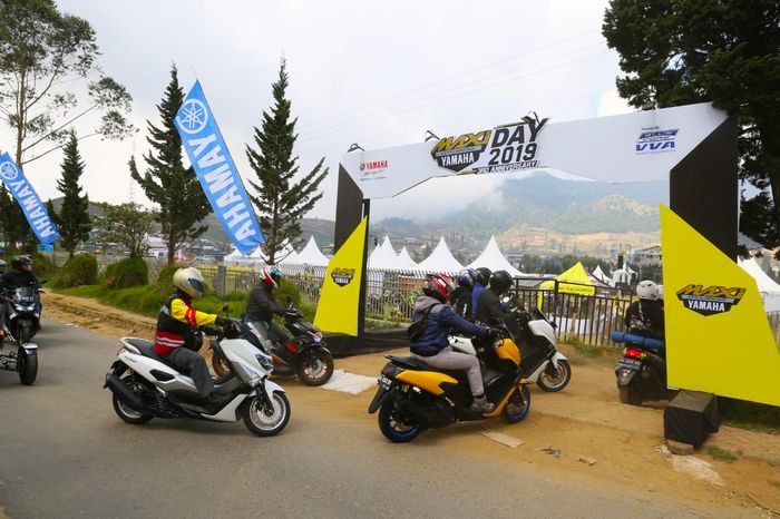 Ratusan bikers Yamaha memadati Puncak Perayaan 3rd Anniversary MAXI Yamaha Day 2019 di Dieng 