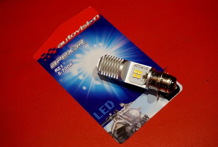 Autovision LED RZ1 diklaim bisa digunakan untuk semua motor