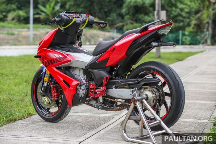 Garpu depan pakai Ohlins dan swingarm Honda NSR 150 SP