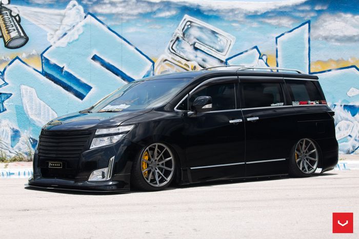 Modifikasi Nissan Quest dengan wajah Elgrand