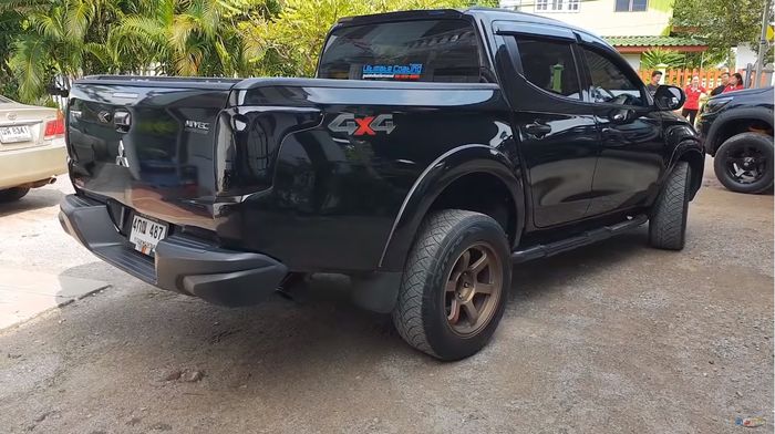 Tampilan belakang baru terasa Triton-nya