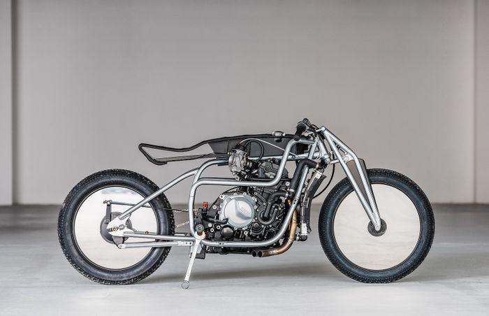 Rangkanya dibuat rigid