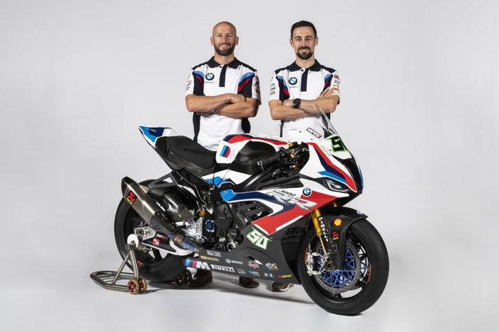 Tom Sykes dan Eugene Laverty bersama BMW S1000RR terbaru 