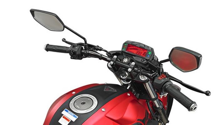 tampak bagian atas dan panel indikator pada Yamaha Byson FI