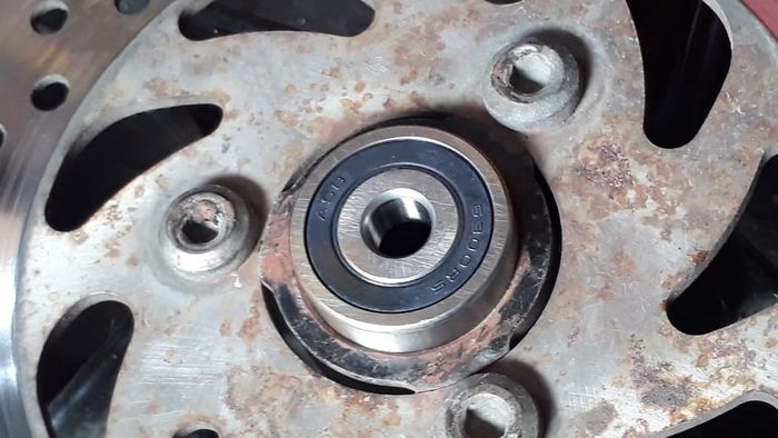 penggantian bearing roda motor harus dua-duanya