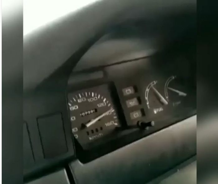 Angka di speedometer Toyota Kijang Super sampai 140 km/jam