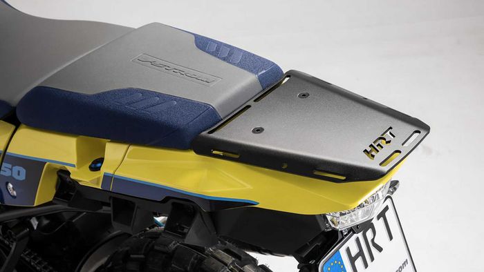 Rak box belakang Suzuki V-Strom 1050 gunakan produk HRT.