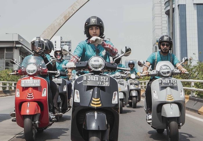 Suasana riding Vespa GTS Super Tech 300 Dealer Open Day Jakarta