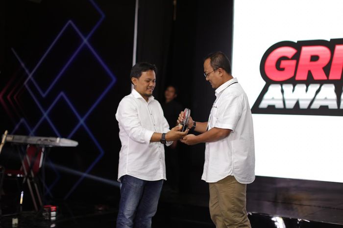 Pemberian penghargaan kepada PT Pertamina atas Kontribusi Untuk Negeri dengan program BBM satu harga