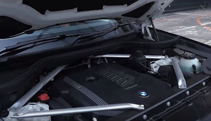 Mesin BMW X5 xDrive40i xLine mampu membawa mobil ini jadi yang tercepat di ajang GridOto Award 2019