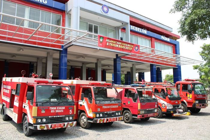 Deretan truk Damkar di Kantor Dinas Pemadam Kebakaran Kota Surakarta