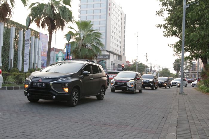 Mitsubishi Xpander yang konvoy menemani Xpander Cross kembali ke titik start