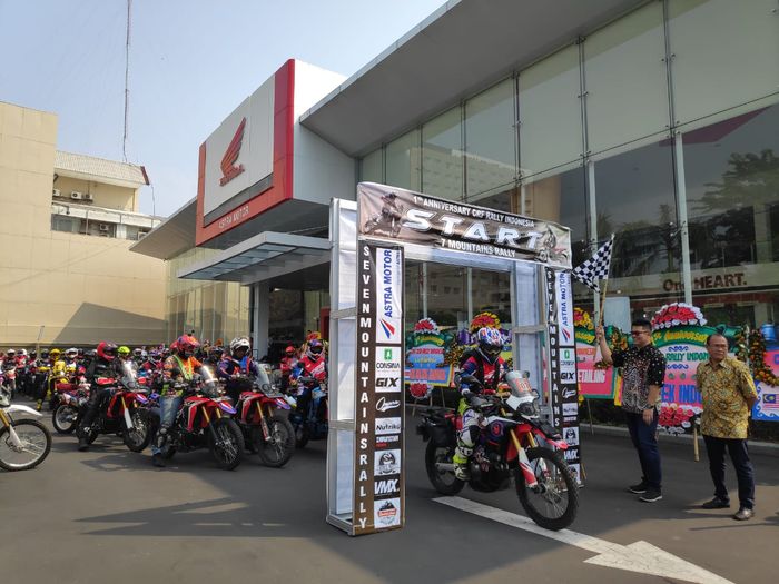 Start 7 Mountains Rally dimulai di main dealer Astra Motor Jateng di Semarang