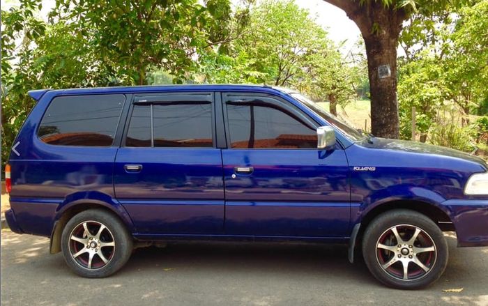 Toyota Kijang kapsul 2004 kondisi mulus