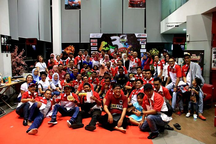 TOSCA rayakan anniversary yang ke-3