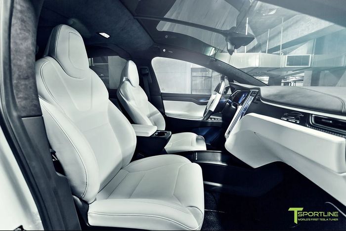 Tampilan kabin modifikasi Tesla Model X P100D