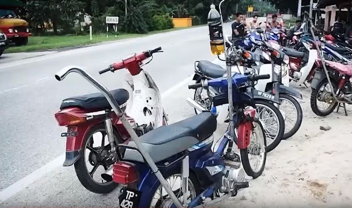 Motor ampibi basisnya dari Honda C70 kalau disini disebut C700 atau Super Cup