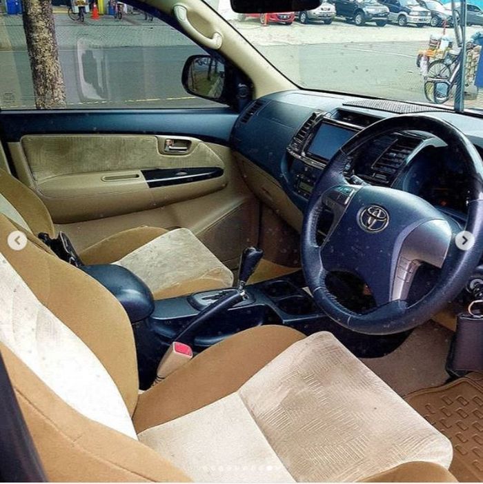 Interior Toyota Fortuner TRD Diesel VNT Tipe G 2015