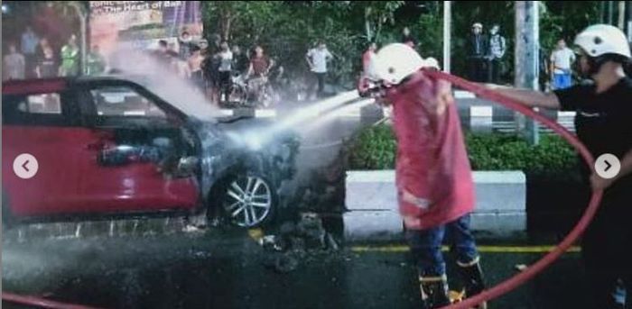 Proses pemadaman api yang melumat Nissan Juke