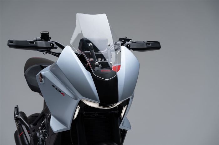 Tampilan depan Honda CB4 X menggunakan lampu full-LED