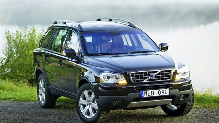 Volvo XC90 generasi pertama.