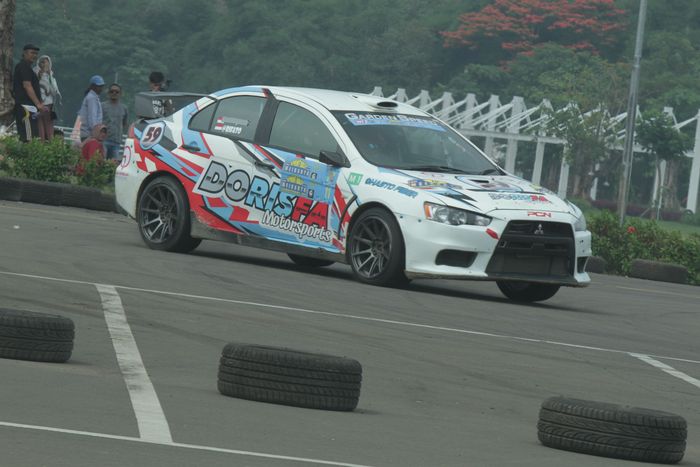 Mitsubishi Evo X besutan Rifat Sungkar