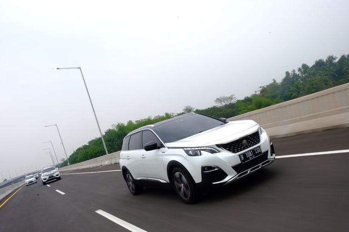 New Peugeot 5008 diperjalanan menuju dealer Solo, Jawa Tengah