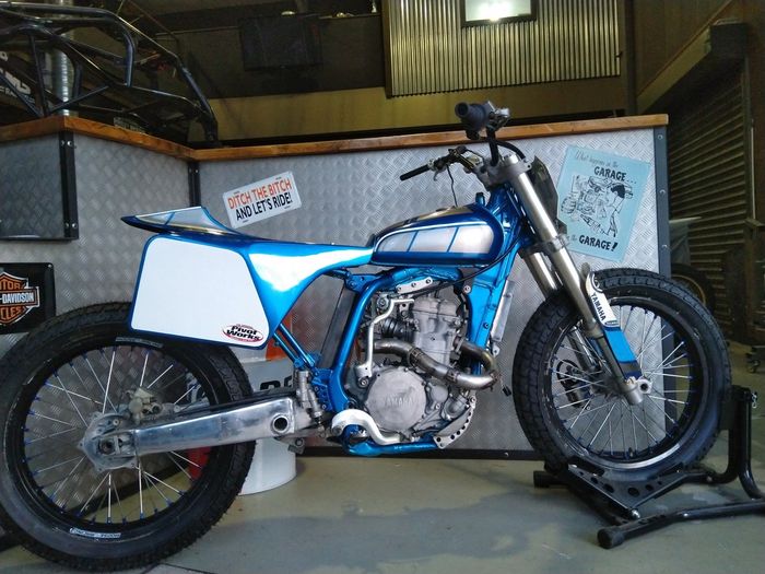 Yamaha YZ 400